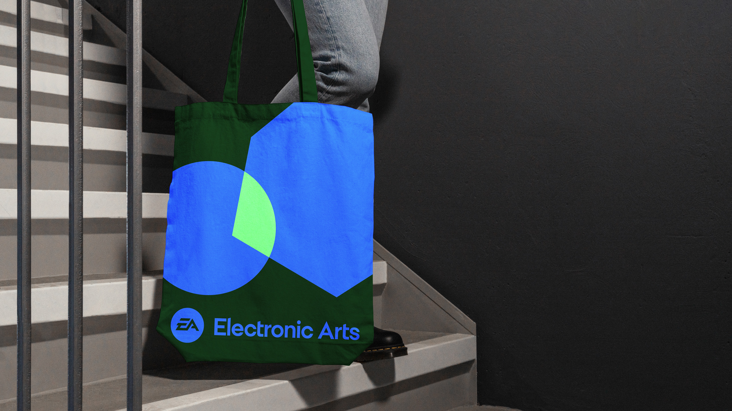 ea_2025_tote